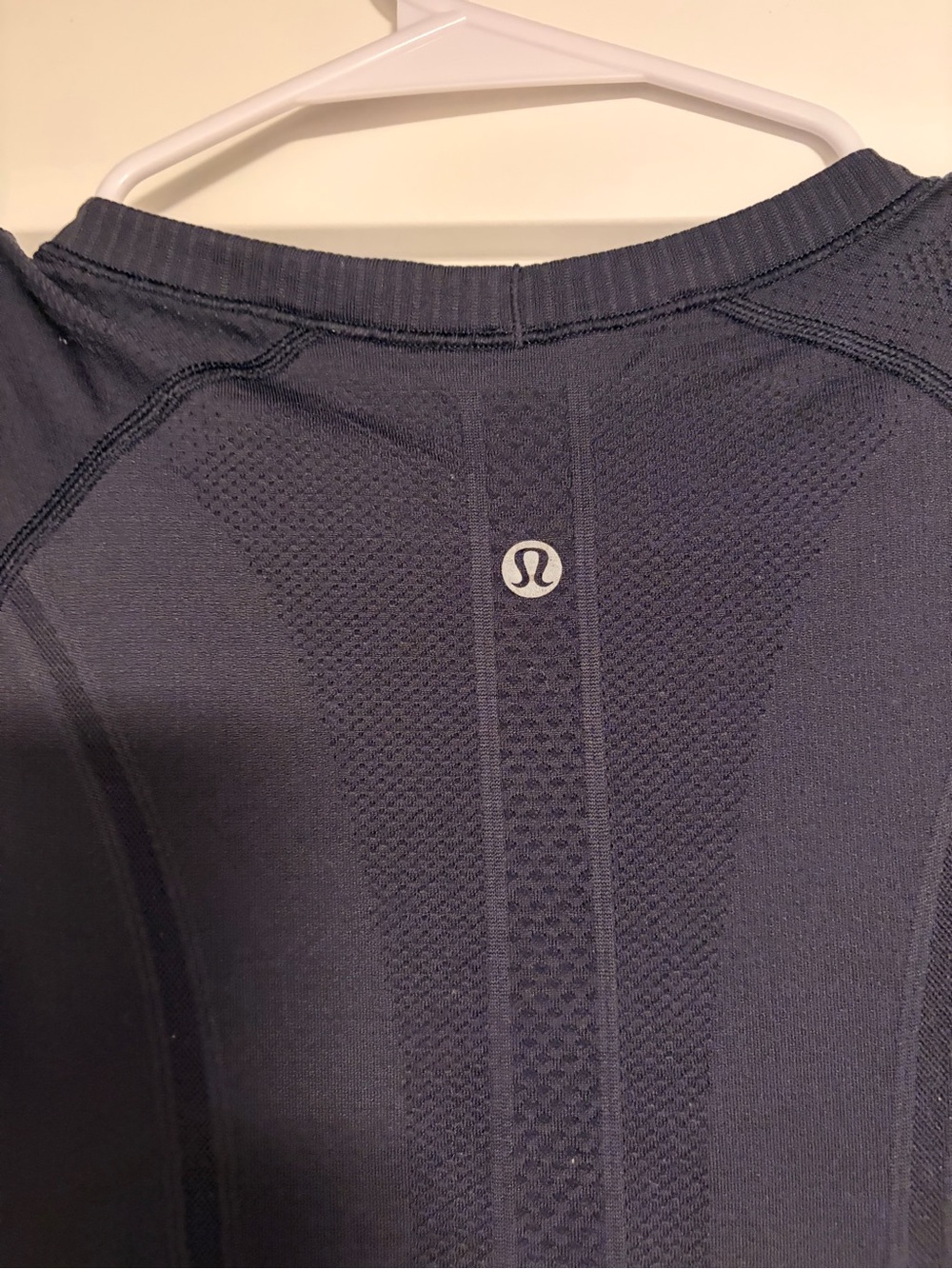 Lululemon Swiftly Tech - Picture 3 of 3